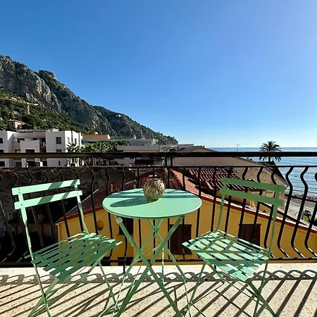 Sea View With Balcony, Near Italy & Monaco アパート