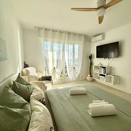 アパート Sea View With Balcony, Near Italy & Monaco