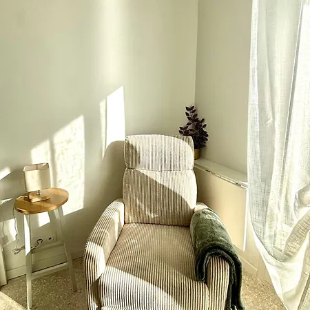 Sea View With Balcony, Near Italy & Monaco Apartamento *