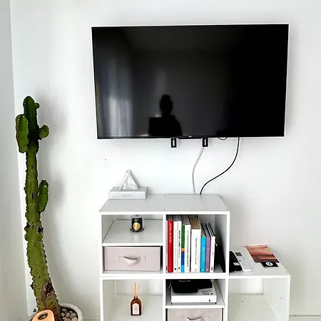 Sea View With Balcony, Near Italy & Monaco マントン